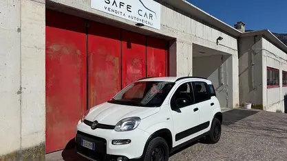 Usata Fiat Panda 4x4 S 84 CV (61 kW) 2019 Bianco Utilitaria
