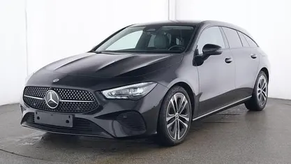 Nero / black Usata 2024 Mercedes CLA180 Shooting Brake Advanced Station wagon | 34.600 € (Buon prezzo)
