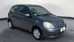 Grigio Usata 2004 Toyota Yaris Sol Tre volumi | 1490 € (Super prezzo)