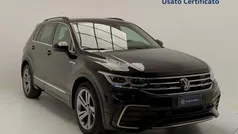 Deep black perlato Usata 2022 VW Tiguan R-line SUV | 27.900 € (Buon prezzo)