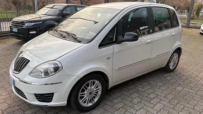 Usata Lancia Musa Gold 77 CV (56 kW) 2012 Monovolume