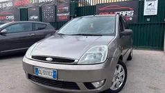 Usata 2004 Ford Fiesta Ghia Due volumi | 1450 € (Super prezzo)