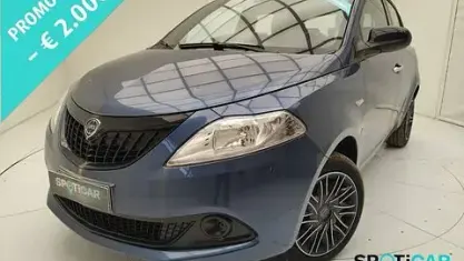 Begagnad Lancia Ypsilon S 70 HK (51 kW) 2024 Blå Halvkombi