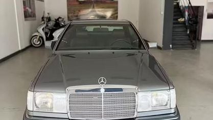 Usata Mercedes E320 220 CV (161 kW) 1992 Grigio Coupé