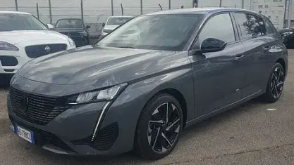 Neu Peugeot 308 145 PS (106 kW) 2026 Grau Kleinwagen