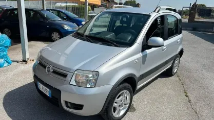 Usata Fiat Panda 4x4 Climbing 75 CV (55 kW) 2012 Grigio Utilitaria