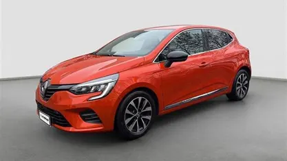 Arancione Usata 2022 Renault Clio V Intens Tre volumi | 14.500 € (Buon prezzo)