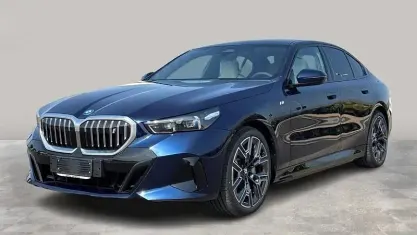Usata BMW i5 M Sport 289 kW (394 CV) 2025 Blu Berlina