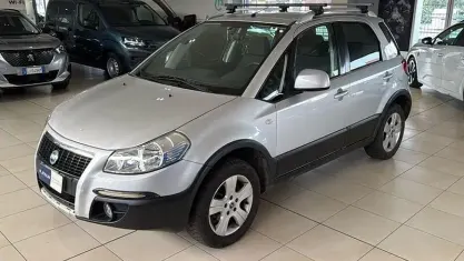 Usata Fiat Sedici Emotion 107 CV (78 kW) 2006 Grigio SUV