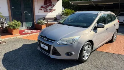 Usata Ford Focus 120 CV (88 kW) 2014 Grigio Station wagon