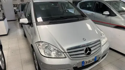 Usata Mercedes A150 Executive 95 CV (69 kW) 2011 Grigio Utilitaria