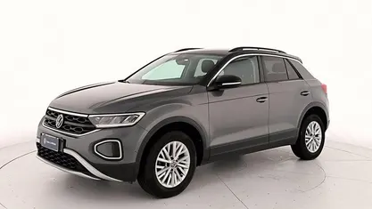 Usata VW T-Roc Life 110 CV (80 kW) 2022 Indium grey metallizzato nero SUV