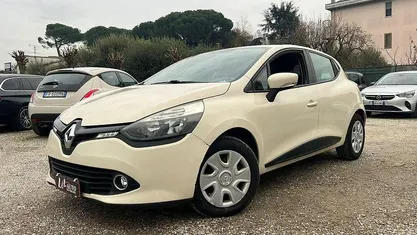 Usata Renault Clio IV 75 CV (55 kW) 2015 Beige Berlina