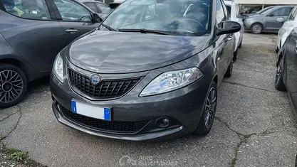 Usata Lancia Ypsilon Silver 70 CV (51 kW) 2023 Grigio Utilitaria