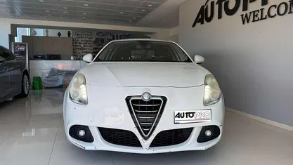Bianco Usata 2012 Alfa Romeo Giulietta Due volumi | 3990 € (Ottimo prezzo)