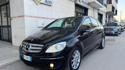 Usata Mercedes B180 110 CV (80 kW) 2007 Nero Monovolume