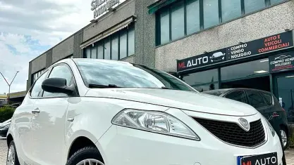 Usata Lancia Ypsilon 80 CV (58 kW) 2014 Bianco Utilitaria