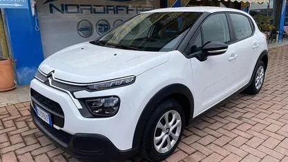 Begagnad Citroën C3 Feel 83 HK (61 kW) 2021 Vit Sedan