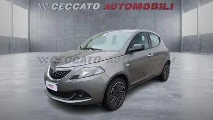Grigio Usata 2022 Lancia Ypsilon Gold Due volumi | 9828 € (Ottimo prezzo)