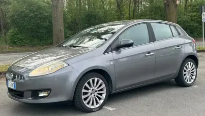 Usata Fiat Bravo Emotion 120 CV (88 kW) 2010 Bronzo Utilitaria