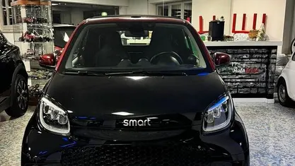 Rosso Usata 2023 Smart ForTwo Electric Drive Cabrio | 15.790 € (Buon prezzo)