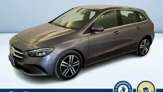 Grigio metallizzato Usata 2021 Mercedes B180 Monovolume | 23.300 € (Buon prezzo)