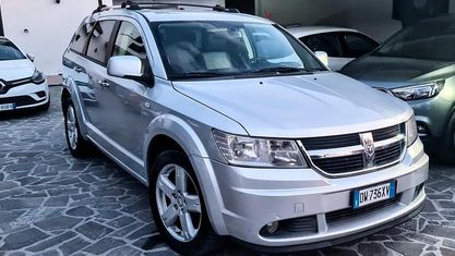 Usata Dodge Journey 140 CV (102 kW) 2009 Argento SUV