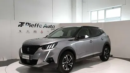 Usata Peugeot 2008 GT 131 CV (96 kW) 2022 Grigio SUV