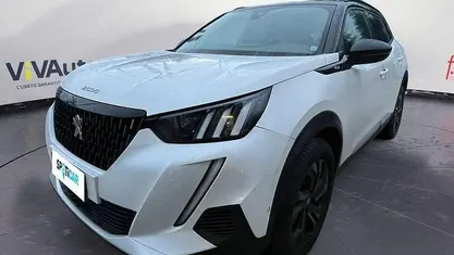 Bianco Usata 2023 Peugeot 2008 GT SUV | 20.450 € (Buon prezzo)