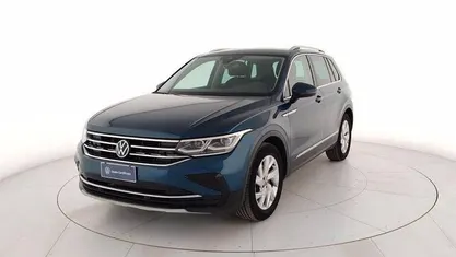 Usata VW Tiguan Elegance 150 CV (110 kW) 2022 Blu metallizzato SUV