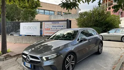 Usata Mercedes A180 Business 115 CV (84 kW) 2020 Grigio Berlina