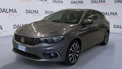 Usata 2017 Fiat Tipo Lounge Tre volumi | 9990 € (Buon prezzo)