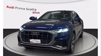 Blu navarra met Usata 2022 Audi Q8 Sport SUV | 67.900 € (Ottimo prezzo)