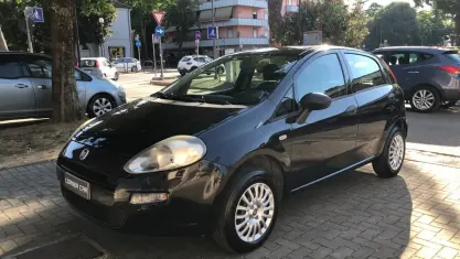 Usata Fiat Punto Street 70 CV (51 kW) 2018 Nero Utilitaria