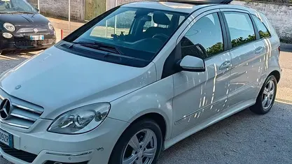 Usata Mercedes B180 Chrome 109 CV (80 kW) 2009 Bianco Monovolume