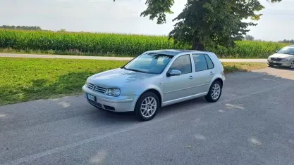 Usata VW Golf IV 105 CV (77 kW) 2003 Argento Berlina