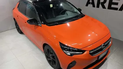 Usata Opel Corsa Design & Tech 102 CV (75 kW) 2023 Arancione Utilitaria