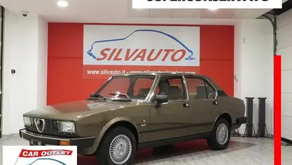 Usata Alfa Romeo Alfetta 131 CV (96 kW) 1982 Luci di bosco met. ar 524 Berlina