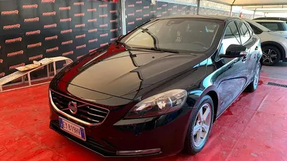 Nero Usata 2015 Volvo V40 Summum Tre volumi | 3999 € (Buon prezzo)