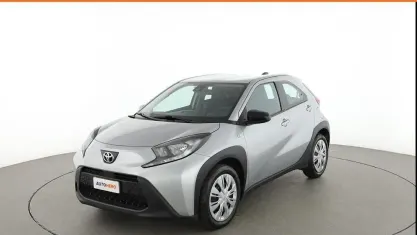 Käytetty Toyota Aygo X 72 HP (52 kW) 2022 Harmaa Katumaasturi
