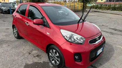 Usata Kia Picanto 67 CV (49 kW) 2015 Utilitaria