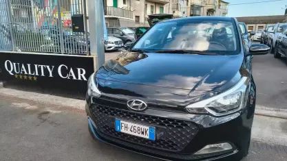 Usata Hyundai i20 75 CV (55 kW) 2017 Nero Berlina