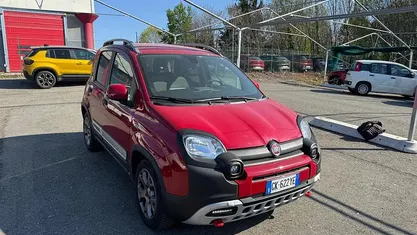 Usata Fiat Panda Cross Cross 69 CV (50 kW) 2022 Rosso Utilitaria