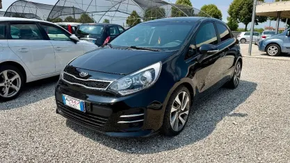 Usata Kia Rio 90 CV (66 kW) 2016 Nero Utilitaria