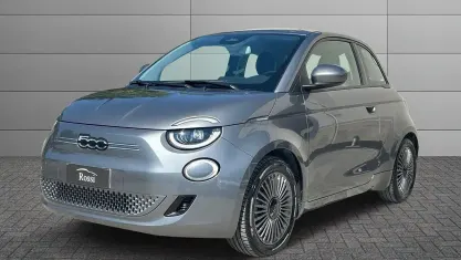 Usata Fiat 500e La Prima 86 kW (118 CV) 2021 Ocea green Berlina