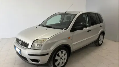 Usata Ford Fusion 80 CV (58 kW) 2004 Grigio Utilitaria