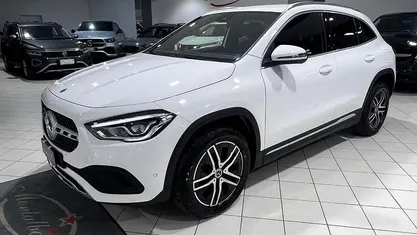 Usata Mercedes GLA200 150 CV (110 kW) 2022 Bianco SUV