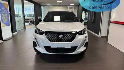 Usata Peugeot 2008 GT 131 CV (96 kW) 2023 Bianco SUV