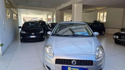 Grigio metallizzato Usata 2006 Fiat Grande Punto Dynamic Due volumi | 2990 € (Cara)