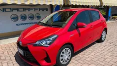 Rosso Usata 2018 Toyota Yaris Hybrid Active Tre volumi | 11.000 € (Buon prezzo)
